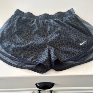 Nike Black Athletic Shorts Moisture-Wicking Mid-Thigh size M